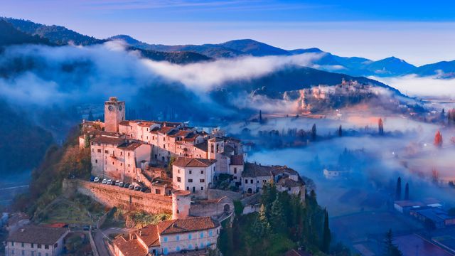 アッローネ村, イタリア ウンブリア