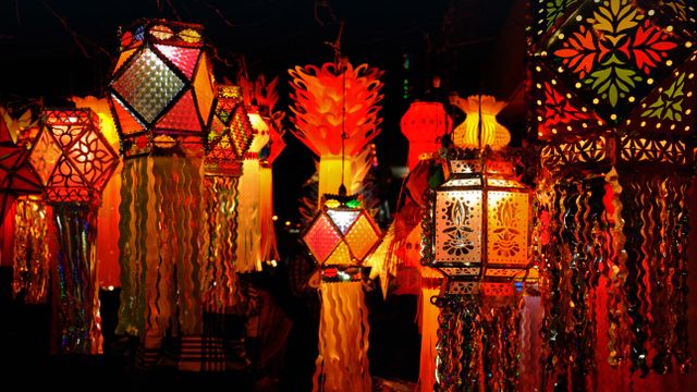 「ディーワーリーのランタン」インド. ムンバイ