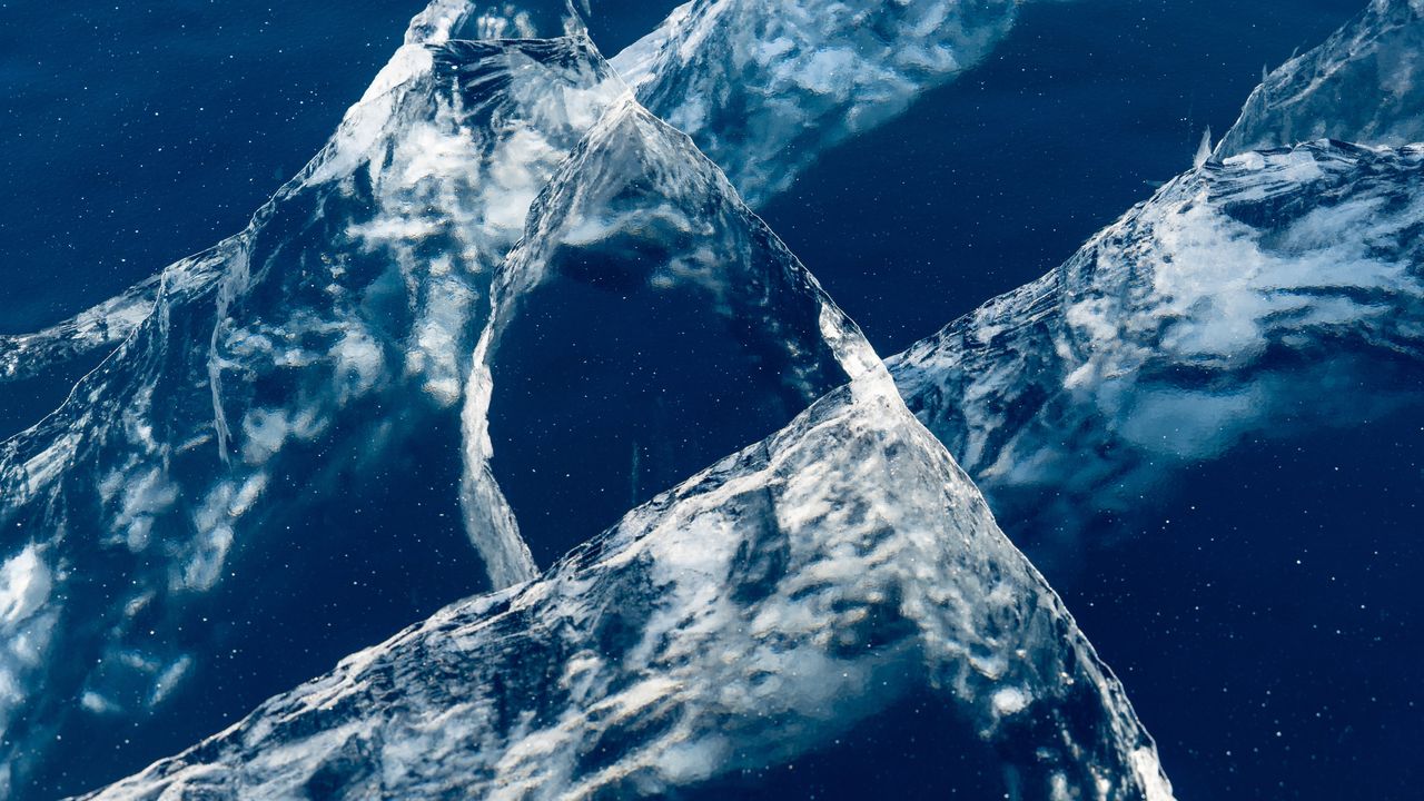 氷の亀裂，フブスグル湖 モンゴル