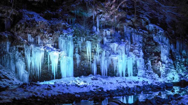 「三十槌の氷柱」埼玉県, 秩父市