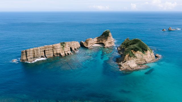 青い海に浮かぶ種子島の無人島, 鹿児島県
