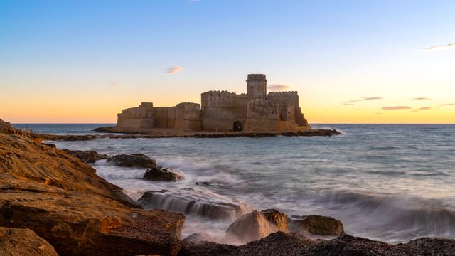 海に立つル・カステッラ，ル・カステッラ，カラブリア州，イタリア