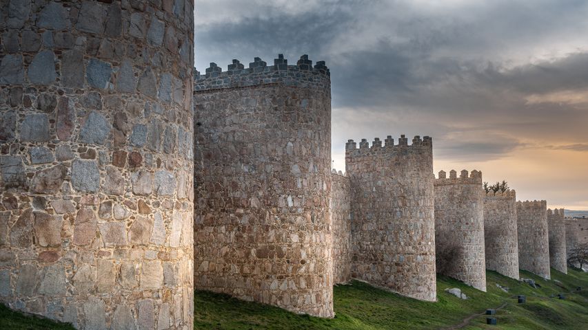 アビラの城壁, スペイン