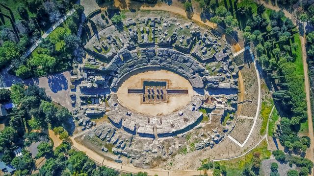 「イタリカ遺跡のローマ円形劇場」スペイン, サンティポンセ