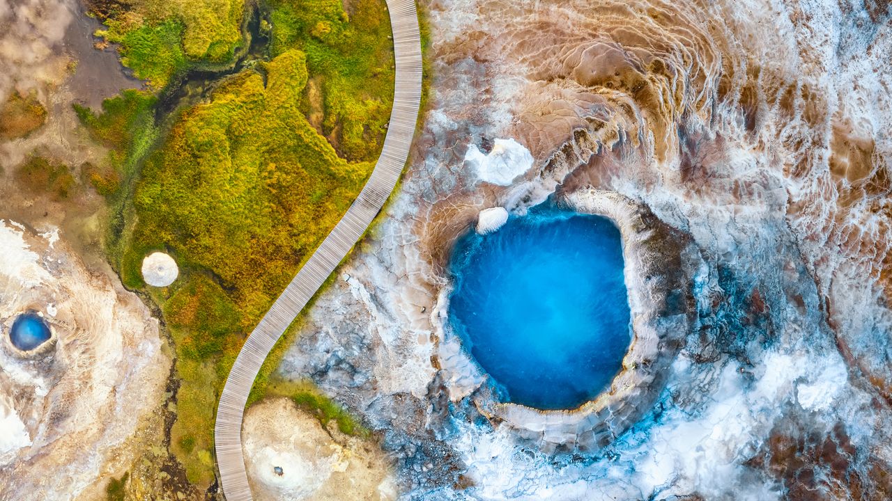 クヴェラヴェトリル地熱地帯の地熱プール, アイスランド