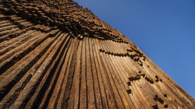 そびえ立つ柱状節理，ガルニ渓谷，アルメニア