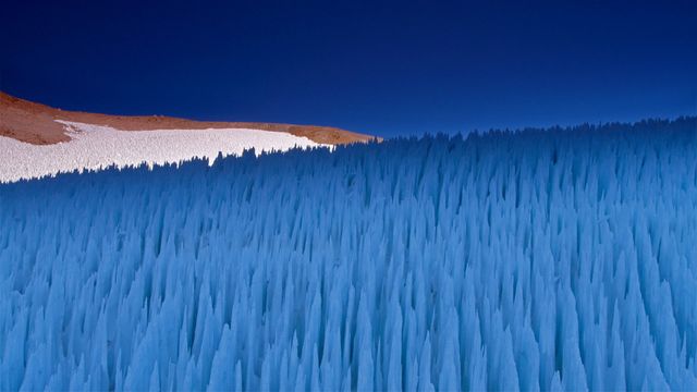 「アグアネグラ峠のペニテンテ」チリ, コキンボ地方