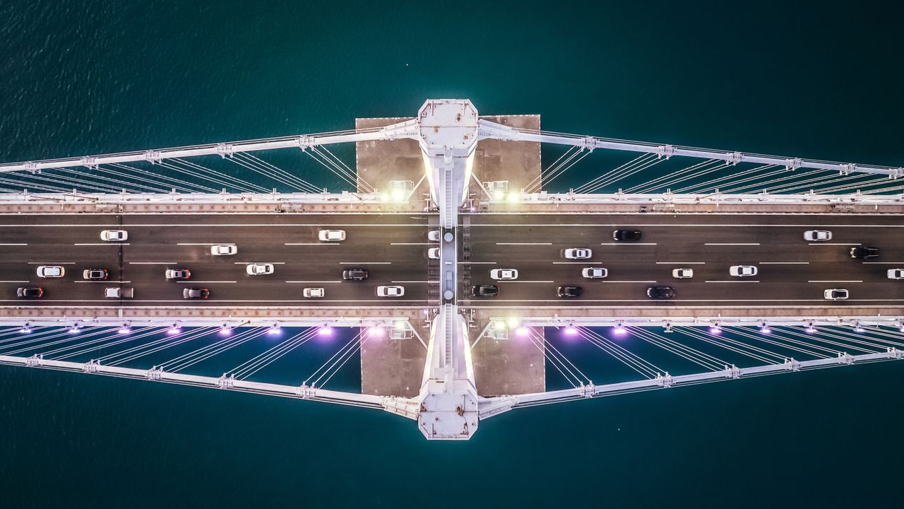 夜間照明のケーブル橋，釜山