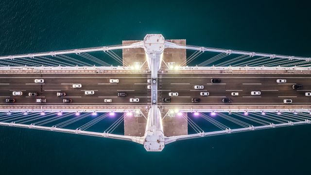 夜間照明のケーブル橋，釜山